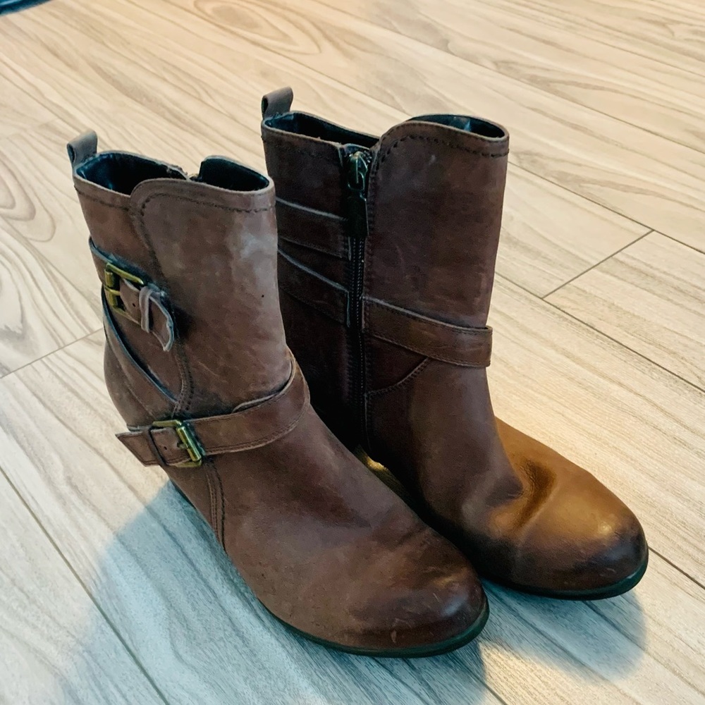 Leather Spring/Fall booties 👢❗️